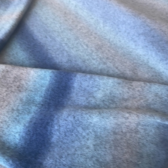 Brand new flat neckline sweater - Picture 2 of 2